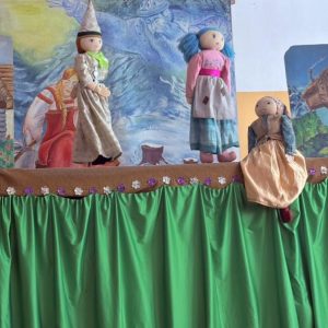Teatrzyk kukiełkowy pt. „Przygody Janka, Dziadka Mroza i szalonej czarownicy.”